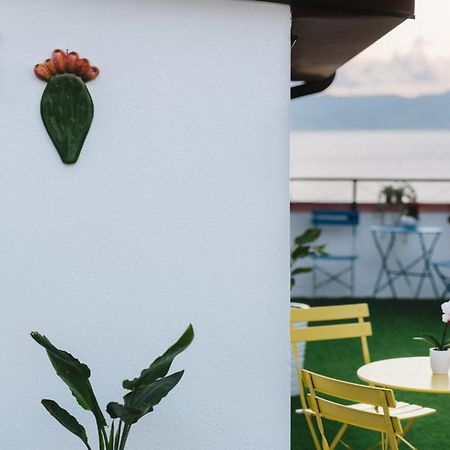 B&B Fuori Squadro - In Centro Con Terrazza Relax Vista Mare Reggio di Calabria Luaran gambar