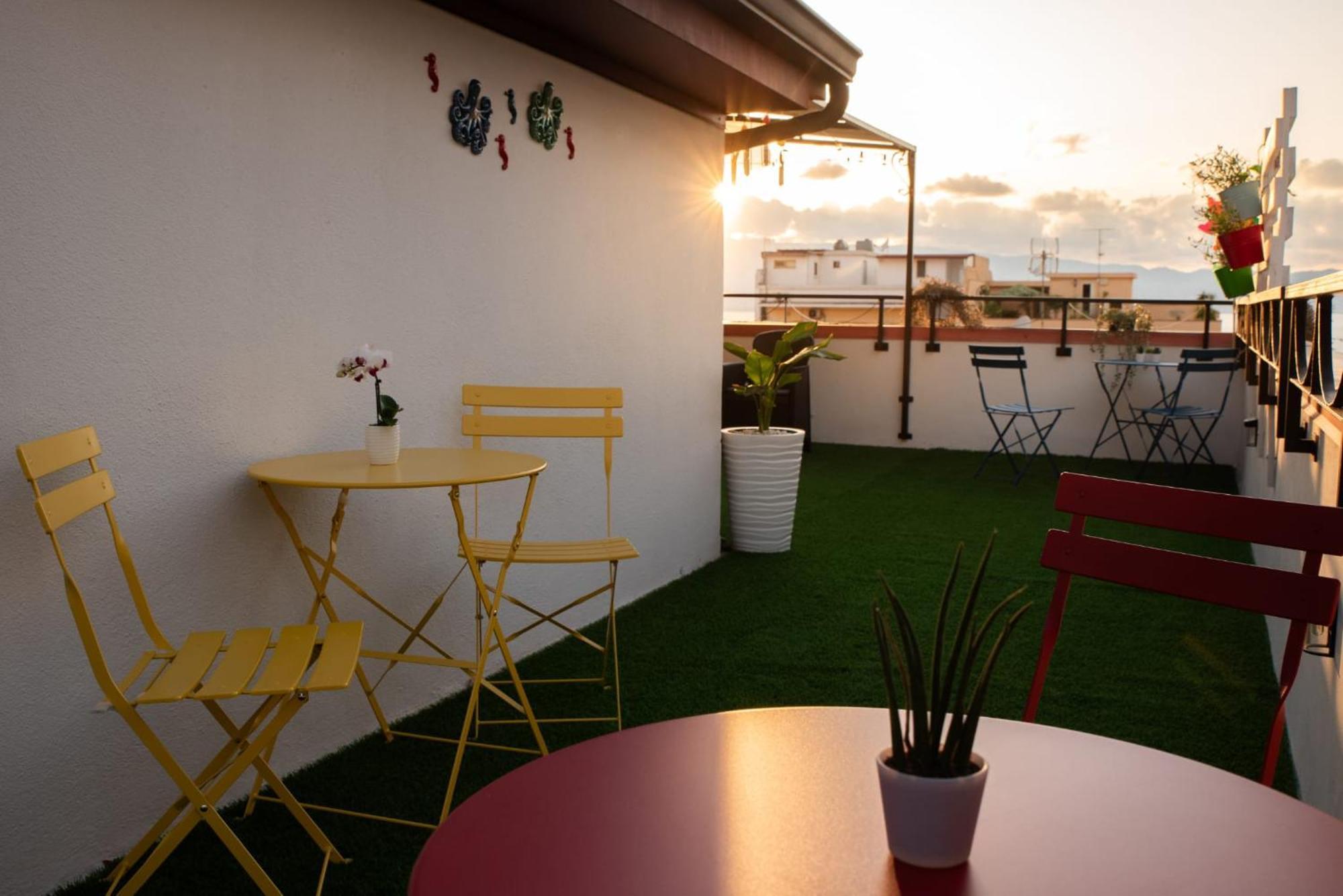 B&B Fuori Squadro - In Centro Con Terrazza Relax Vista Mare Reggio di Calabria Luaran gambar
